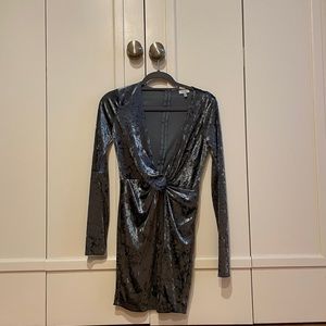 V neck dress
